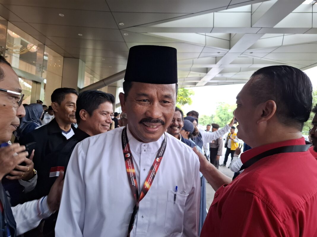 Calon Gubernur Kepri, H. Muhammad Rudi sesaat sebelum debat Calon Gubernur Kepri 2024 di Radisson Hotel, Batam, Sabtu (2/11/2024).